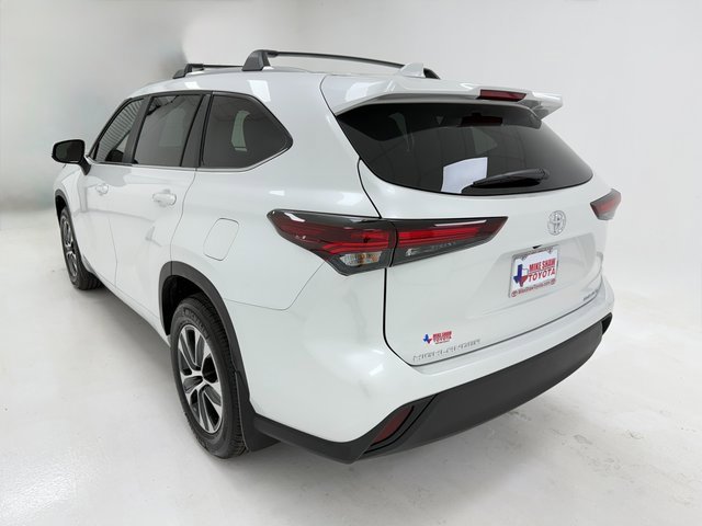 New 2026 Toyota Highlander XLE image 38