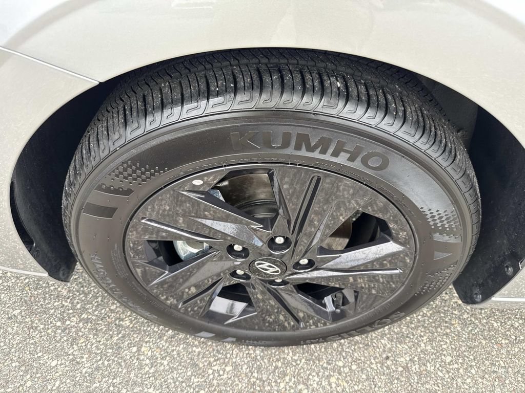 Used 2022 Hyundai Elantra SEL FWD image 11