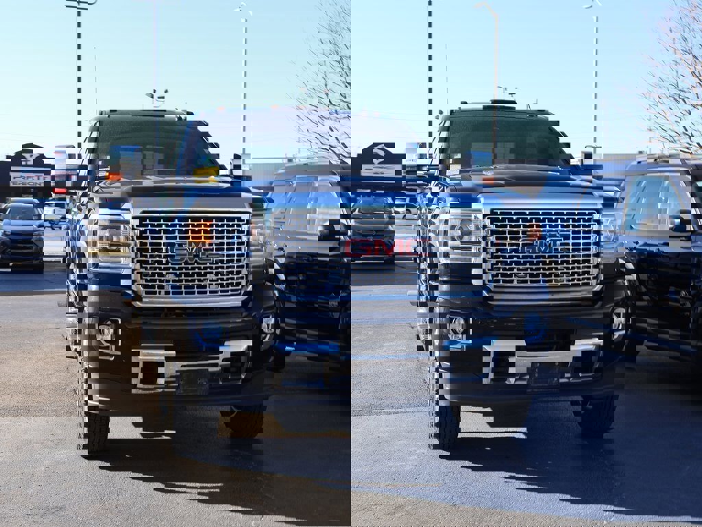 Used 2016 GMC Sierra 2500 Denali w/ Duramax Plus Package image 3