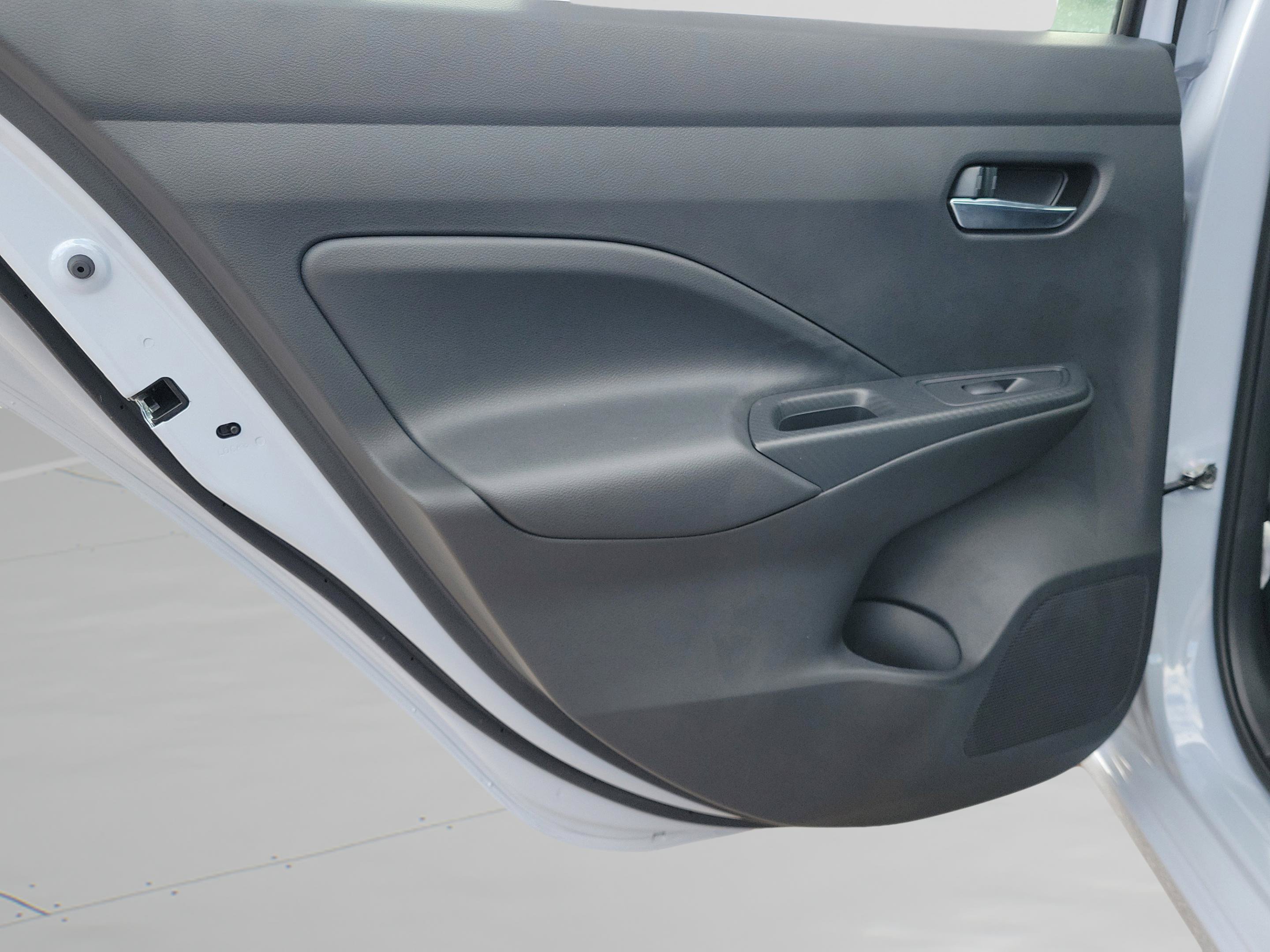 New 2025 Nissan Versa SV w/ Trunk Package FWD image 27