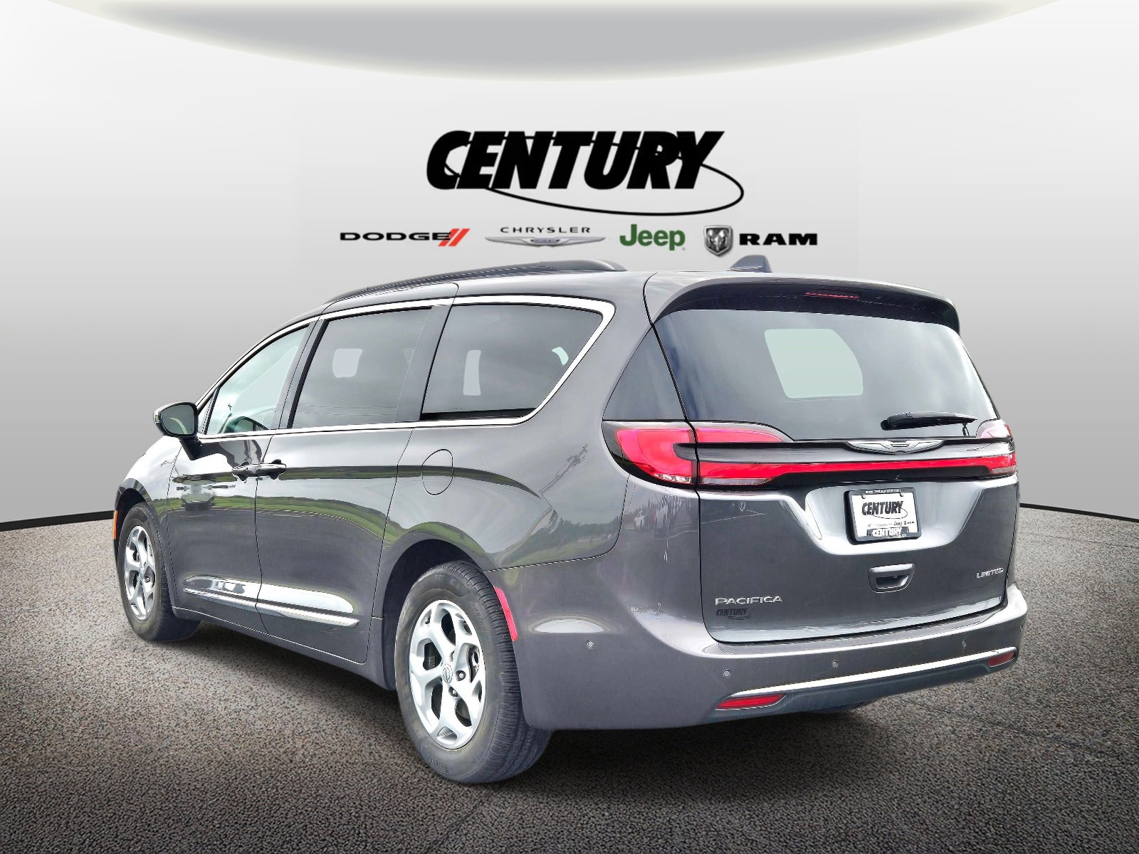 Used 2023 Chrysler Pacifica Limited FWD image 6