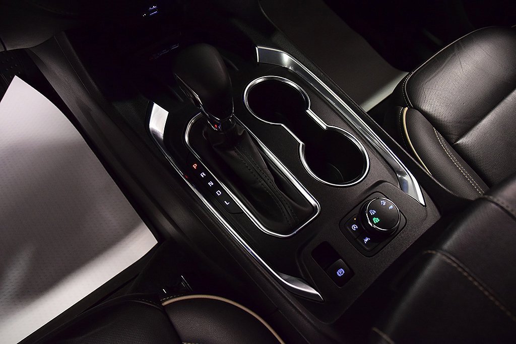 Used 2023 Chevrolet Traverse Premier w/ LPO, Floor Liner Package image 21