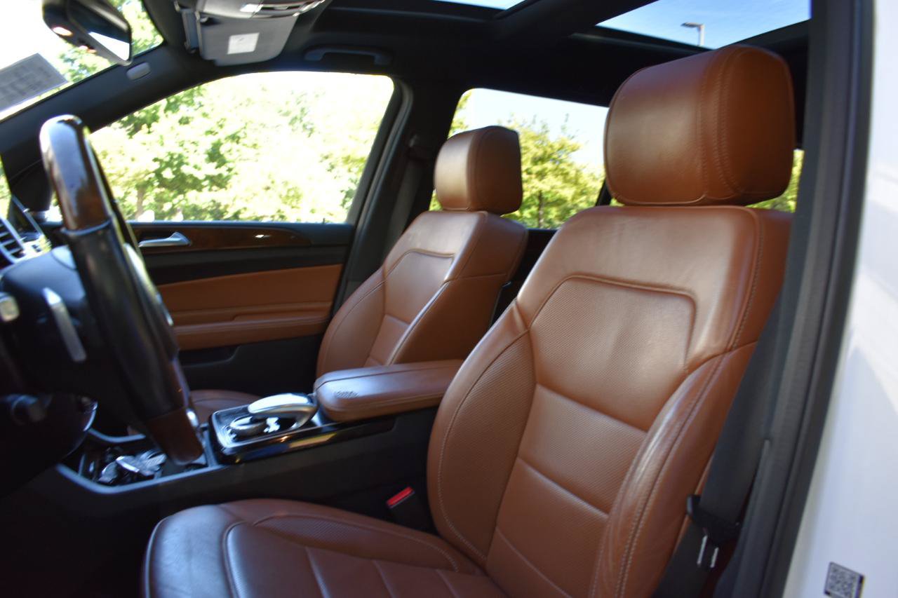 Used 2018 Mercedes-Benz GLS 450 4MATIC image 25