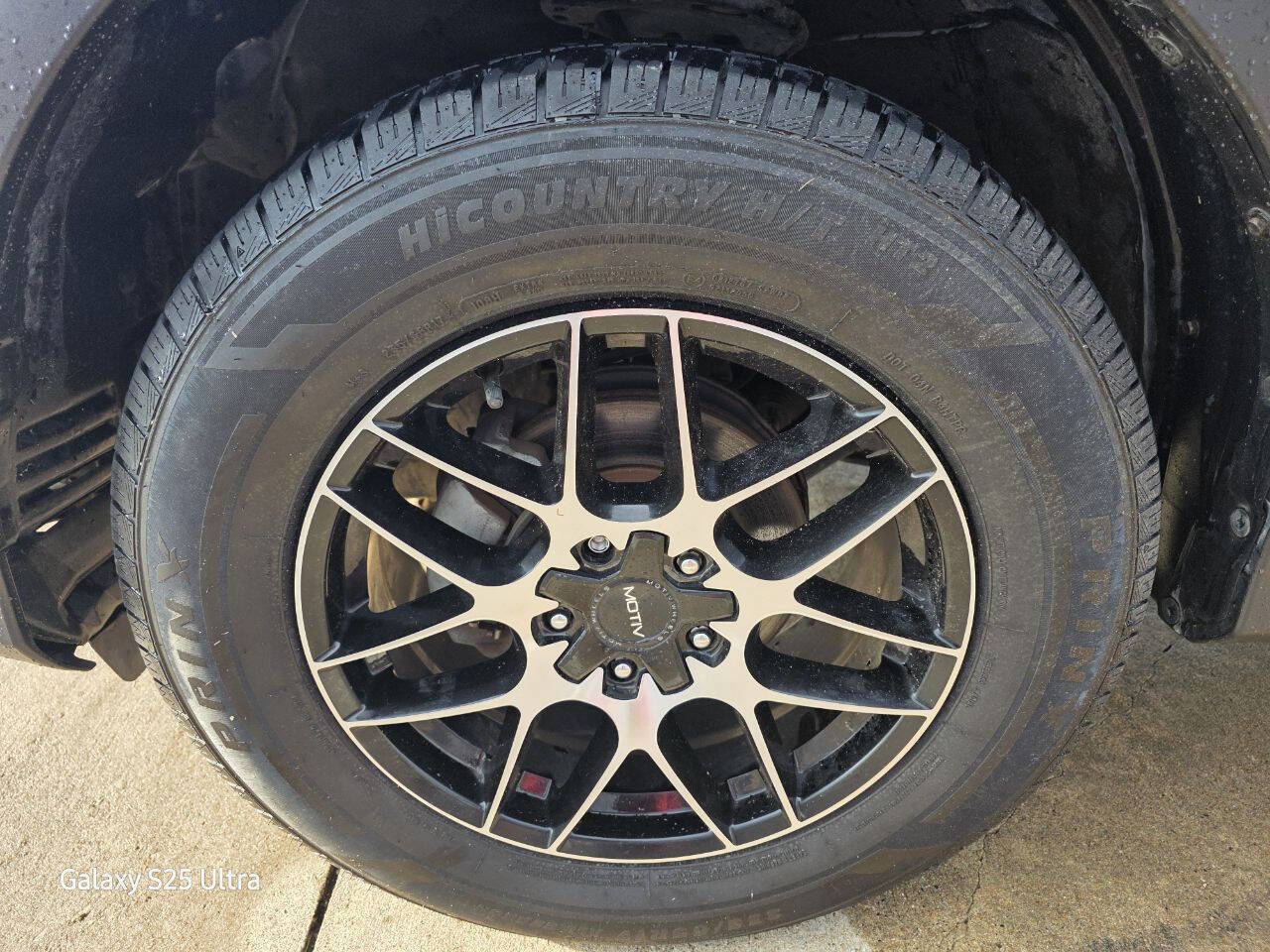 Used 2015 Toyota RAV4 LE FWD image 40