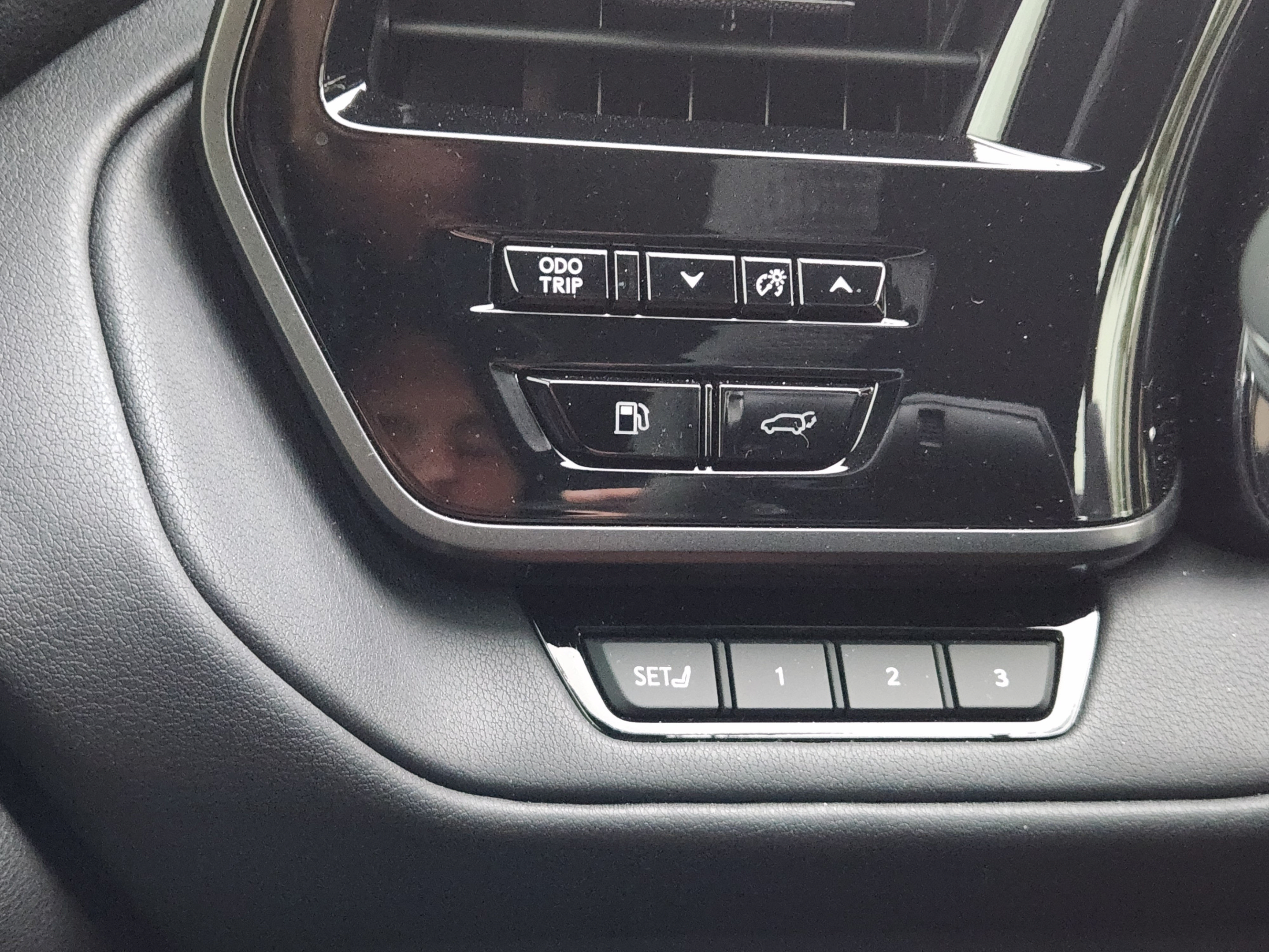 New 2026 Lexus TX 500h AWD w/ Technology Package image 14