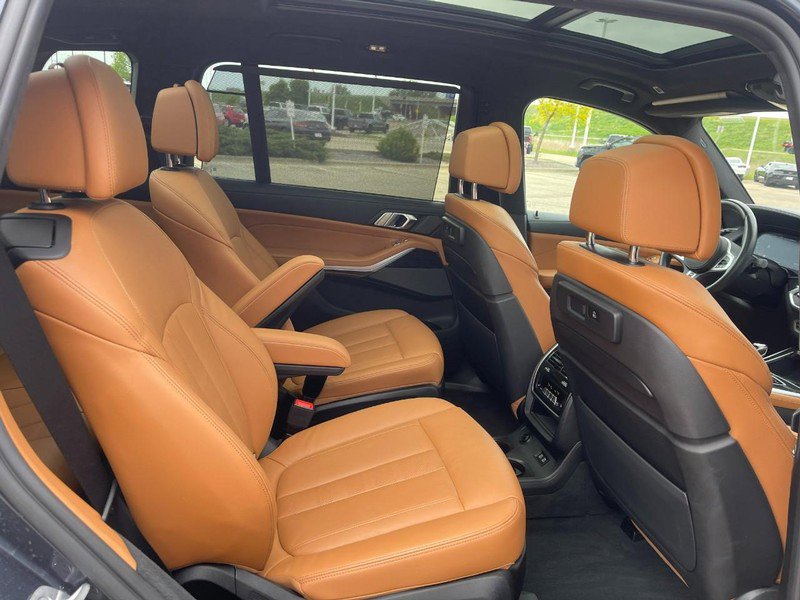Used 2022 BMW X7 M50i w/ Luxury Seating Package image 16