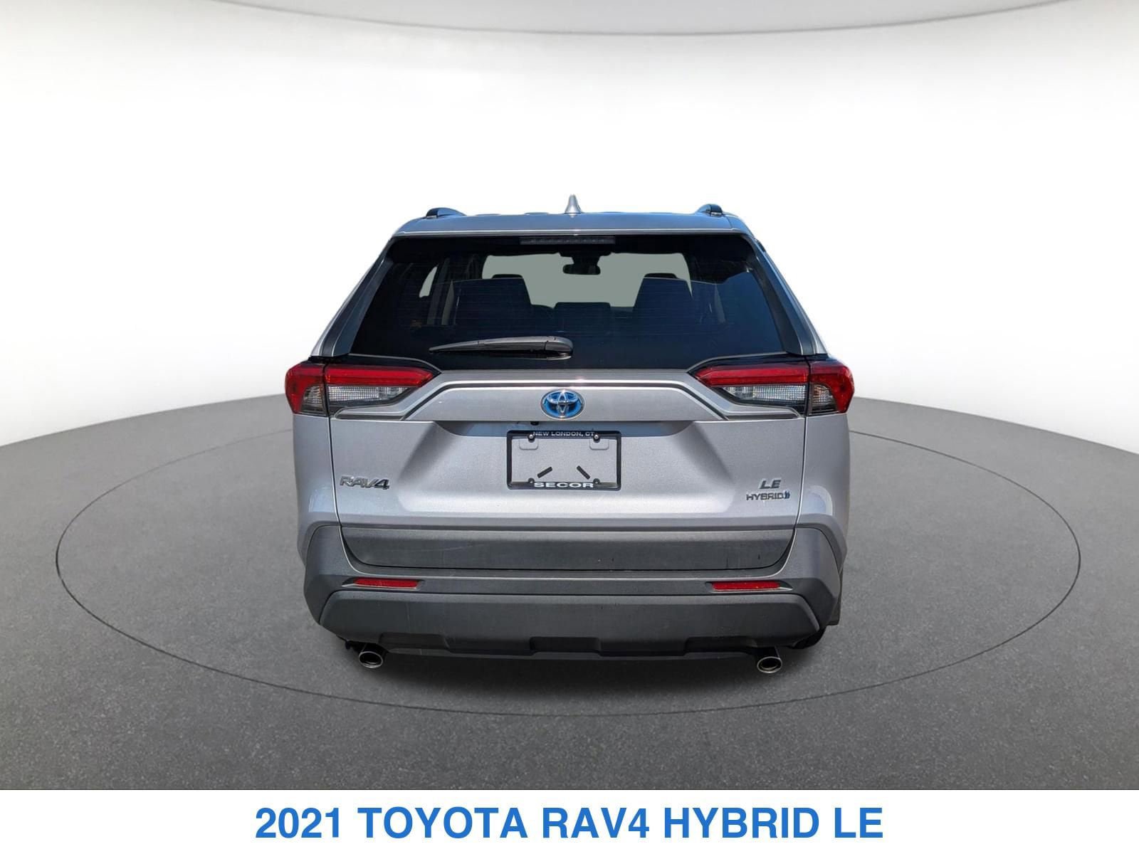 Used 2021 Toyota RAV4 LE AWD/4WD image 8