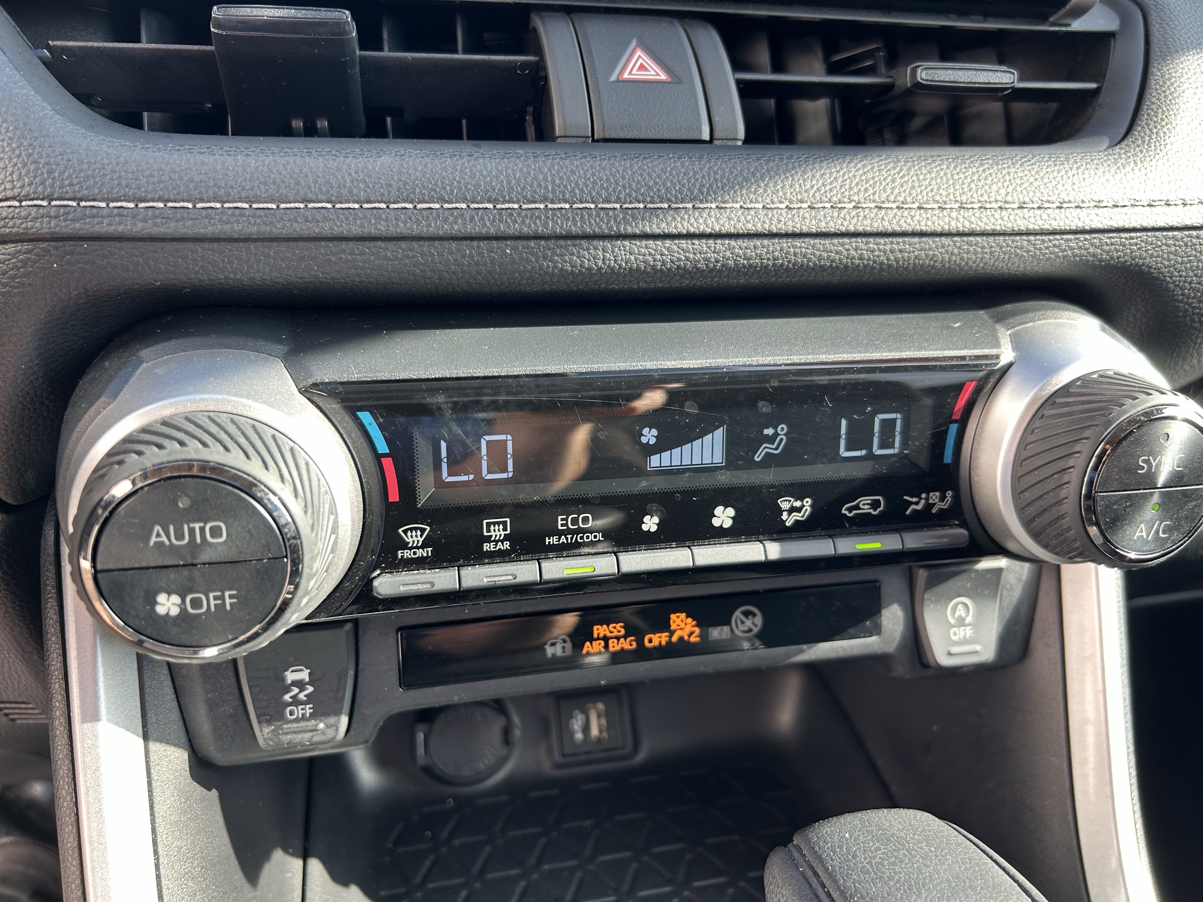 Certified 2025 Toyota RAV4 XLE FWD image 25
