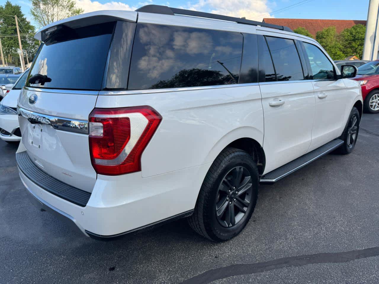 Used 2019 Ford Expedition Max XLT w/ Equipment Group 202A AWD/4WD image 16