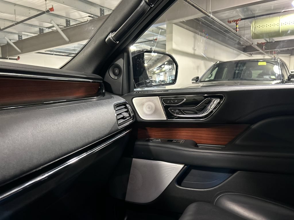 Used 2023 Lincoln Navigator Reserve AWD/4WD image 19
