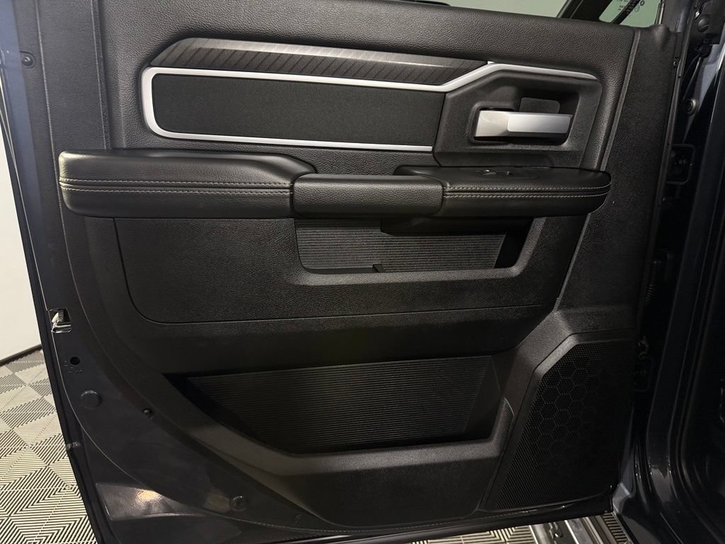 Used 2025 RAM 2500 Big Horn AWD/4WD image 24