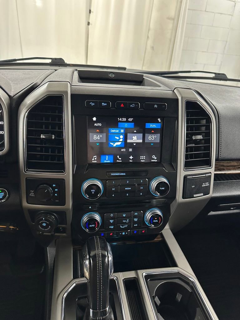 Used 2018 Ford F150 Lariat image 23