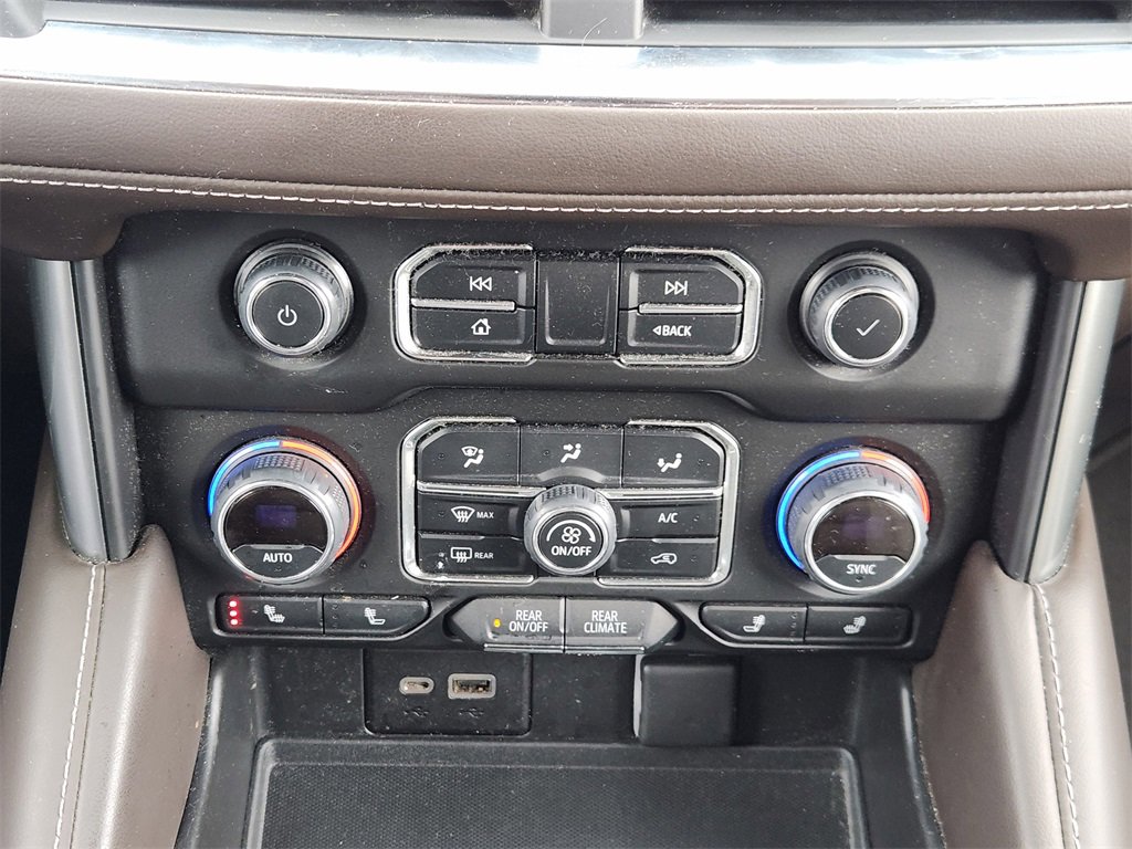 Used 2022 Chevrolet Suburban LT image 19