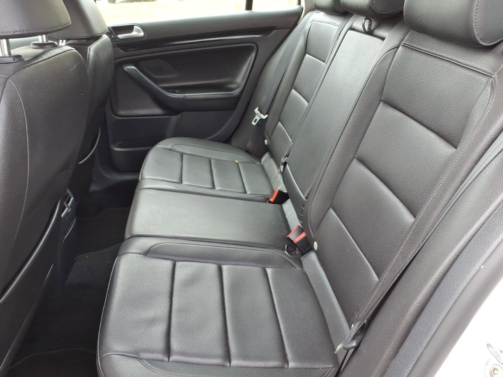 Used 2013 Volkswagen Jetta TDI image 14