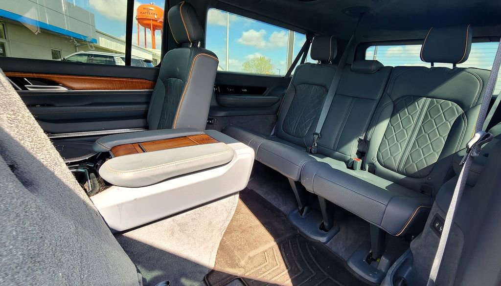 Used 2024 Jeep Grand Wagoneer L Series III w/ Rear Seat Video Group 1 AWD/4WD image 75