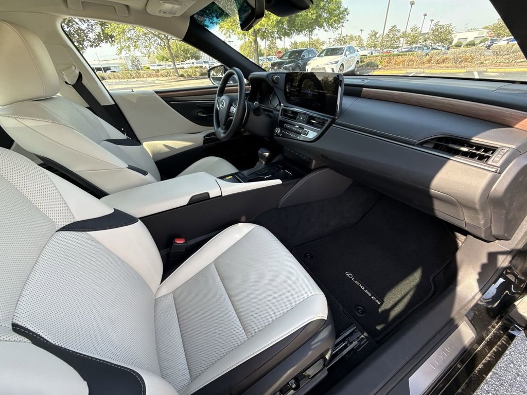 Used 2025 Lexus ES 350 w/ Premium Package image 15