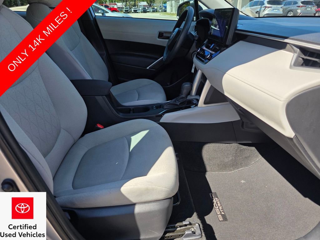 Used 2025 Toyota Corolla Cross L image 14