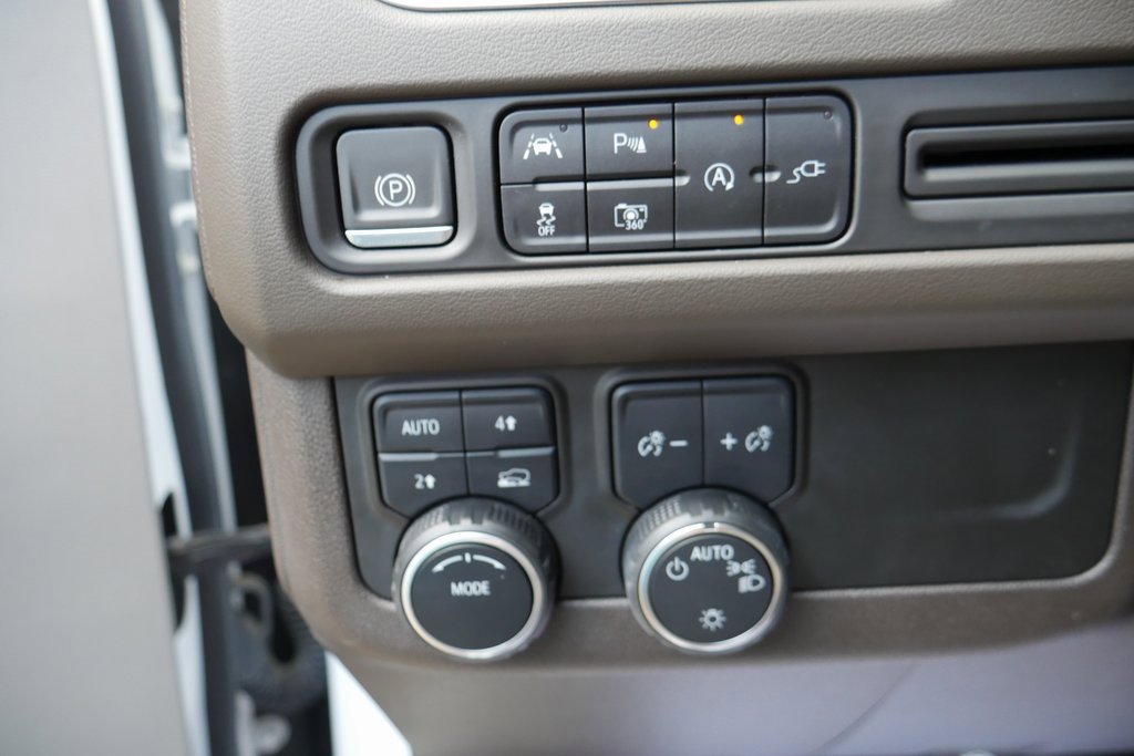 Used 2022 Chevrolet Tahoe LT w/ Luxury Package image 11