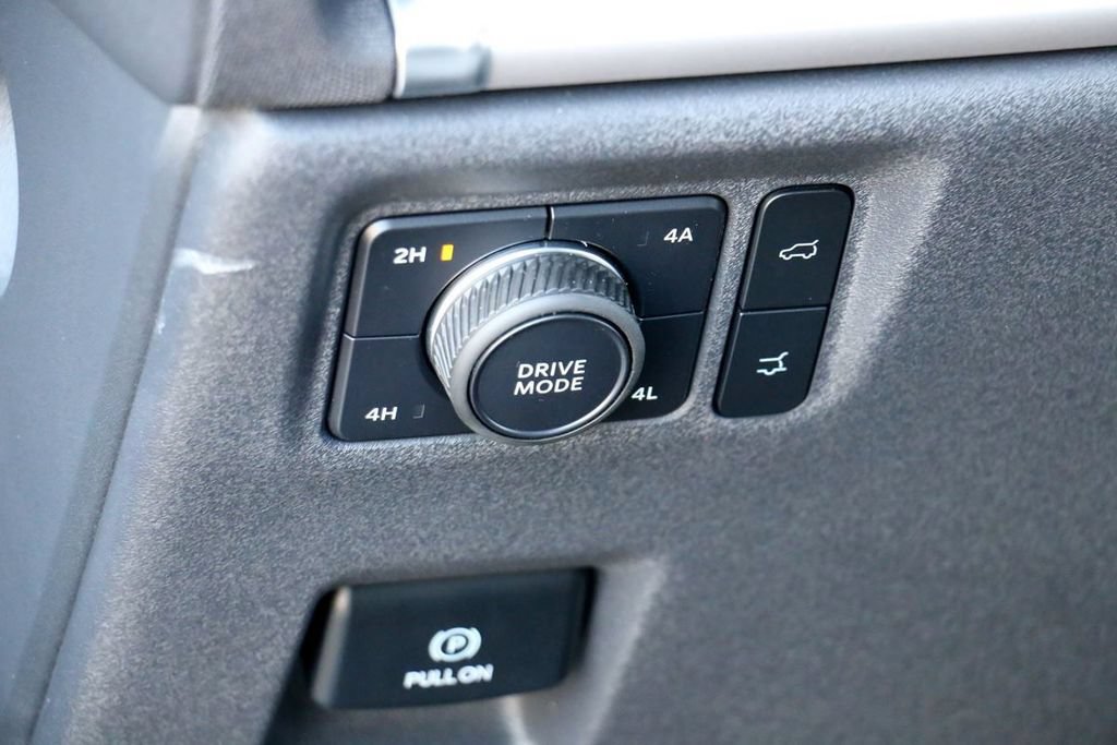 New 2025 Ford Expedition Active AWD/4WD image 16