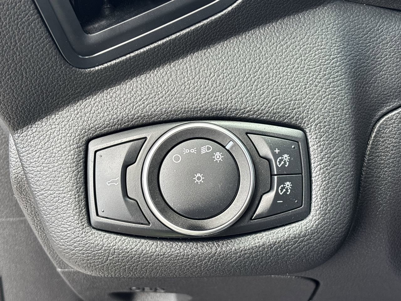 Used 2018 Ford Escape S image 23