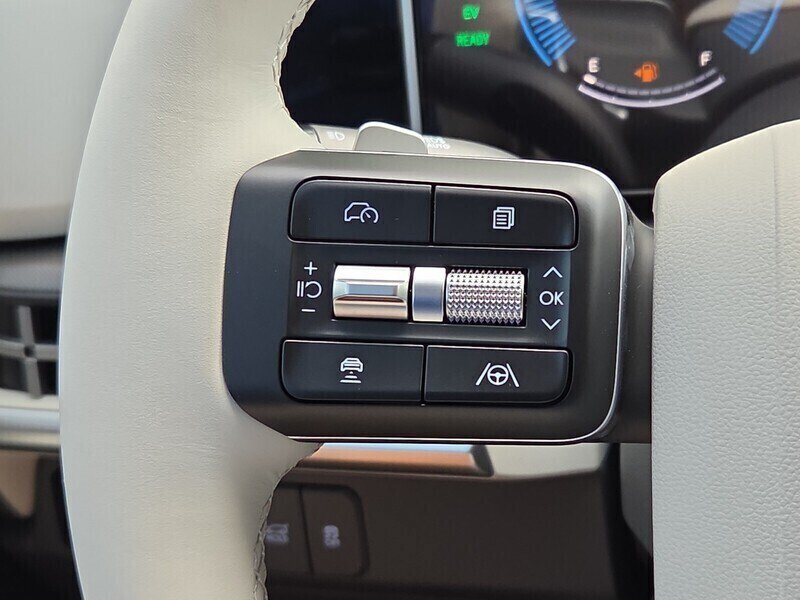 New 2026 Hyundai Santa Fe SE FWD image 9