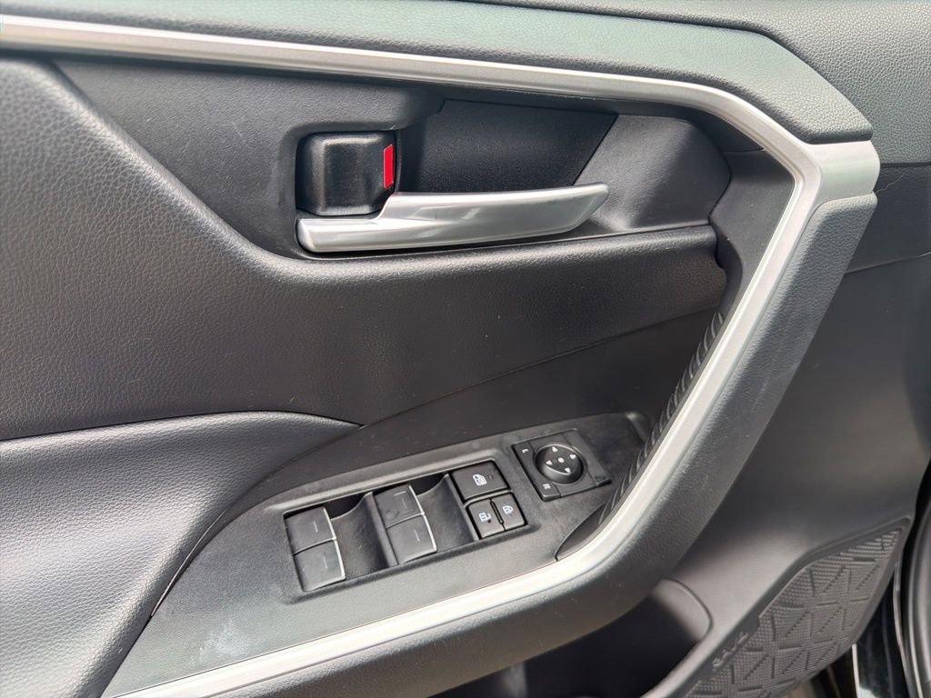 Used 2023 Toyota RAV4 XLE image 21