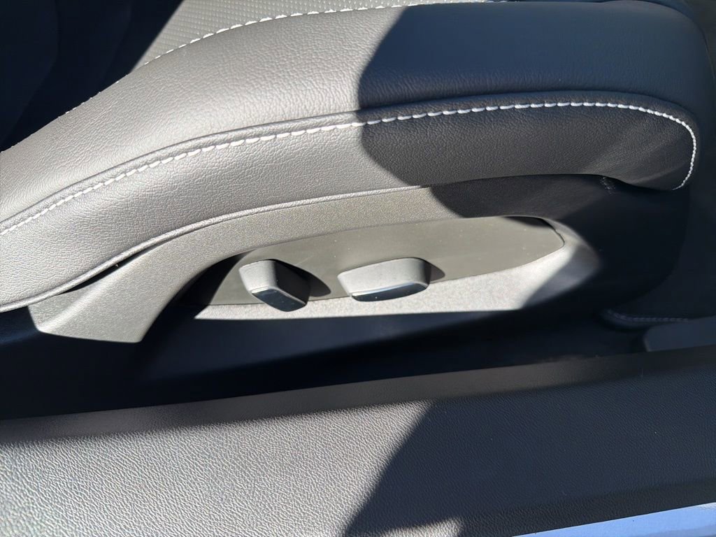 New 2026 Chevrolet Corvette Stingray Coupe w/ Battery Protection Package image 23