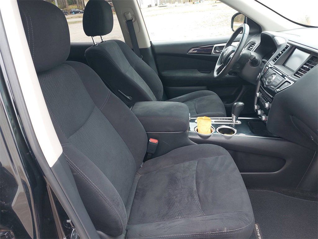 Used 2016 Nissan Pathfinder SV image 10