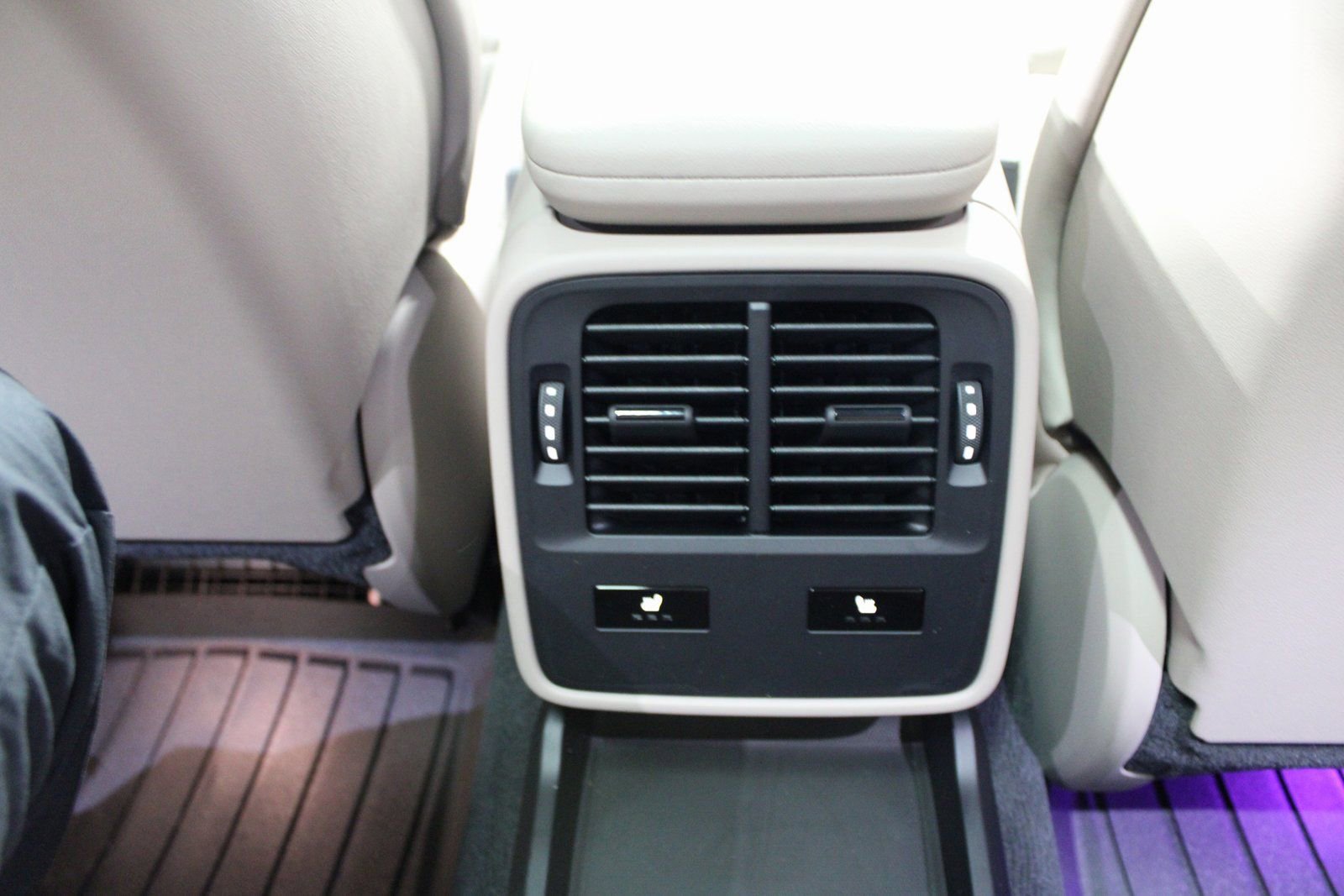 Certified 2025 Porsche Taycan image 32