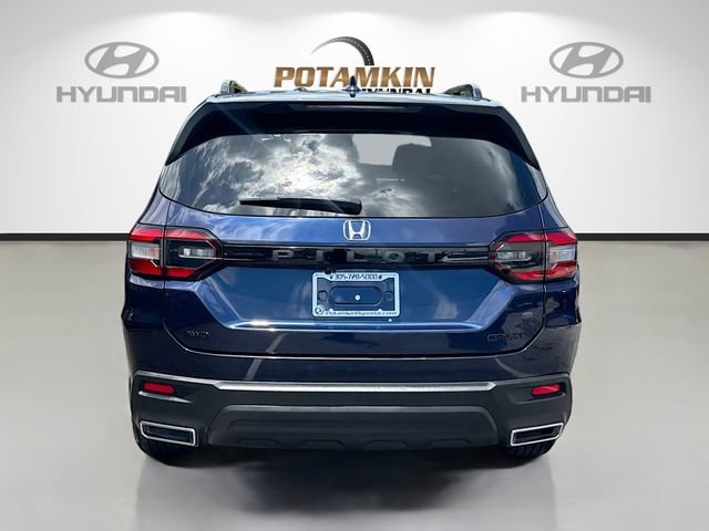 Used 2023 Honda Pilot Sport image 6