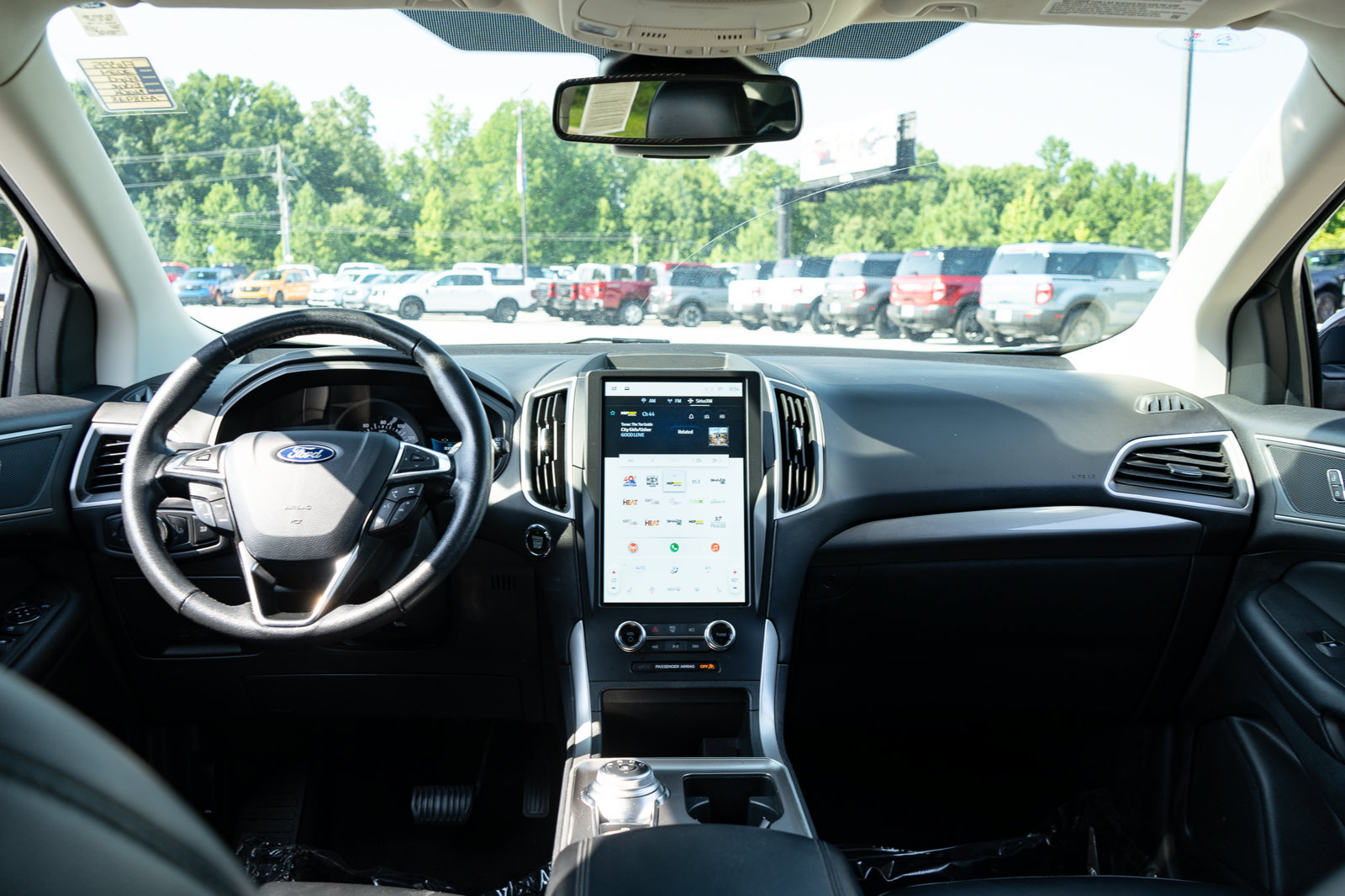 Used 2024 Ford Edge SEL AWD/4WD image 19