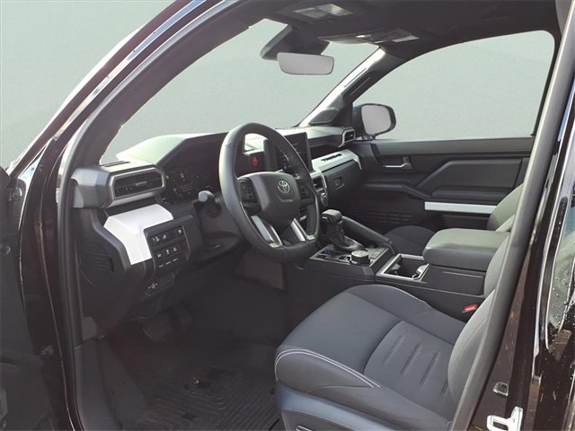 Used 2024 Toyota Tacoma TRD Off-Road image 9