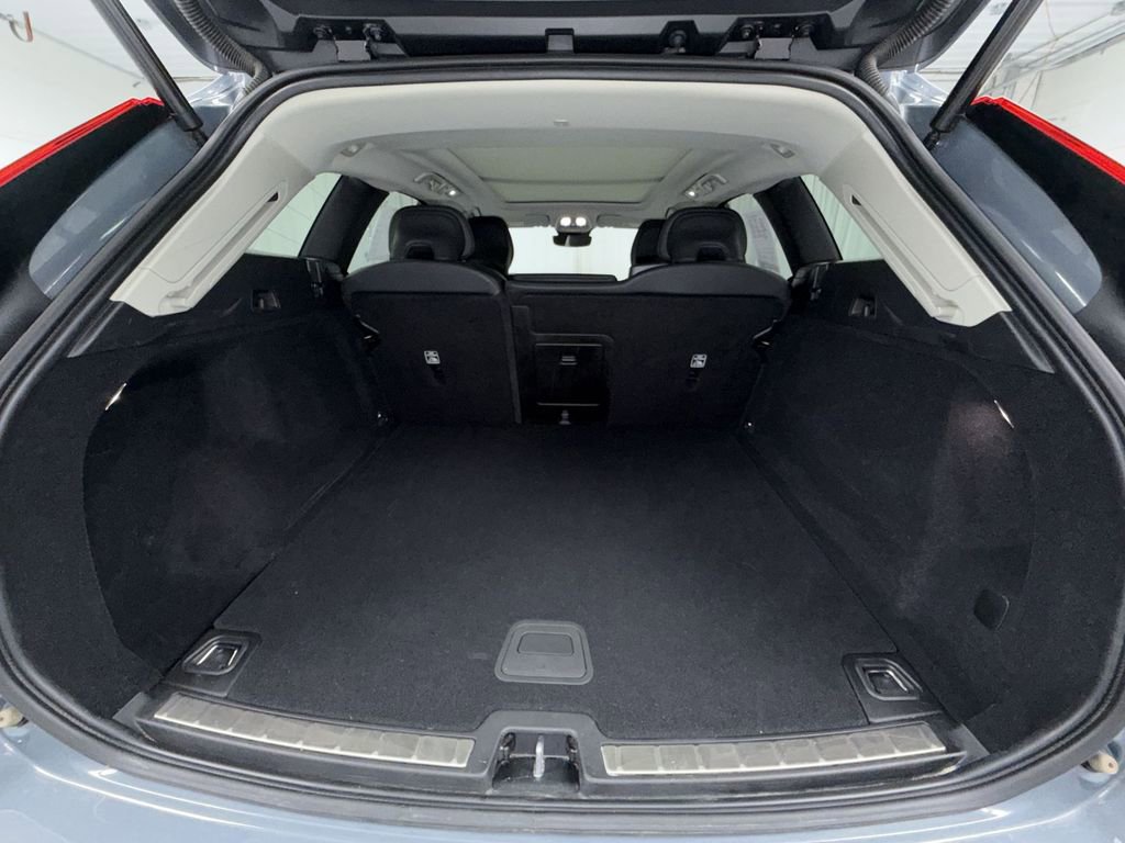 Certified 2024 Volvo XC60 B5 Plus w/ Climate Package AWD/4WD image 15
