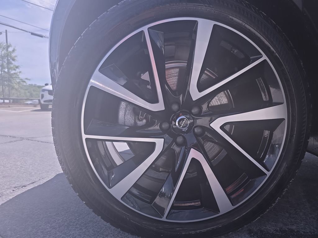 Used 2023 Volvo XC90 B6 Plus w/ Protection Package AWD/4WD image 38