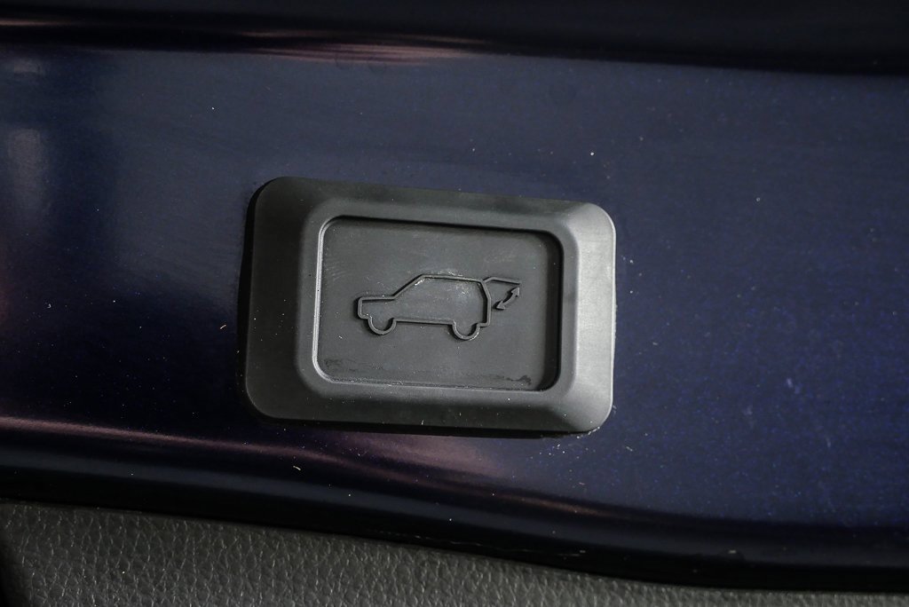 Used 2023 Toyota RAV4 Limited image 33