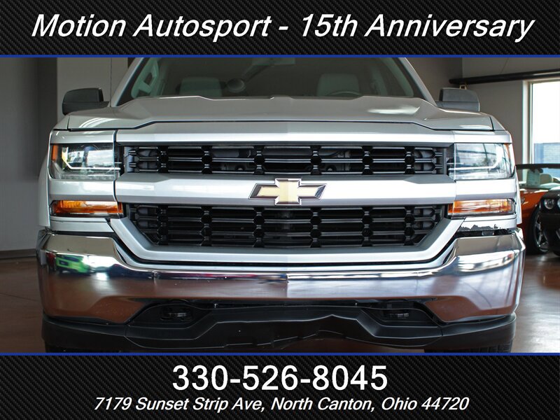 Used 2017 Chevrolet Silverado 1500 Custom w/ Custom Convenience Package AWD/4WD image 3