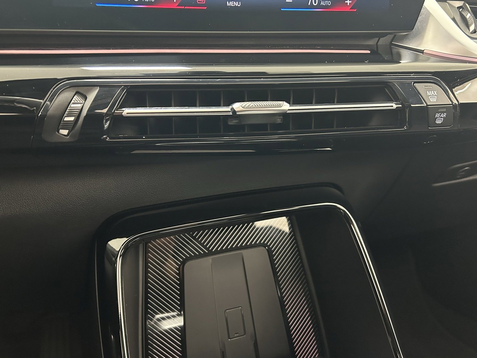 Used 2023 BMW X1 xDrive28i w/ Premium Package image 19