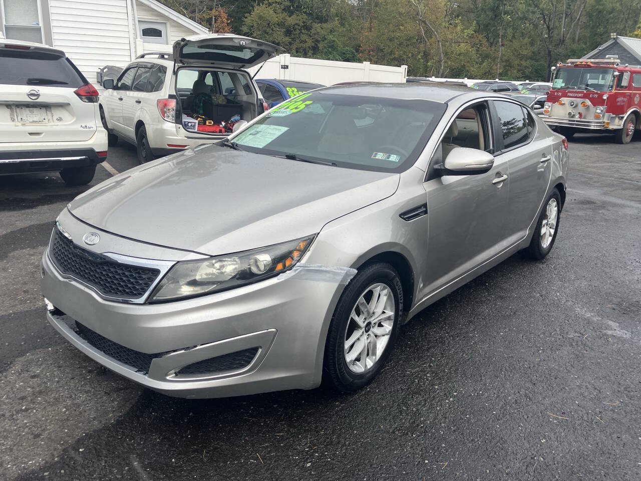 Used 2011 Kia Optima LX w/ Convenience Pkg FWD image 3