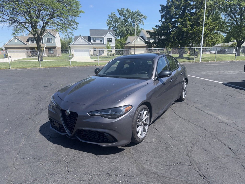 Used 2025 Alfa Romeo Giulia w/ Driving Assist Package RWD image 2