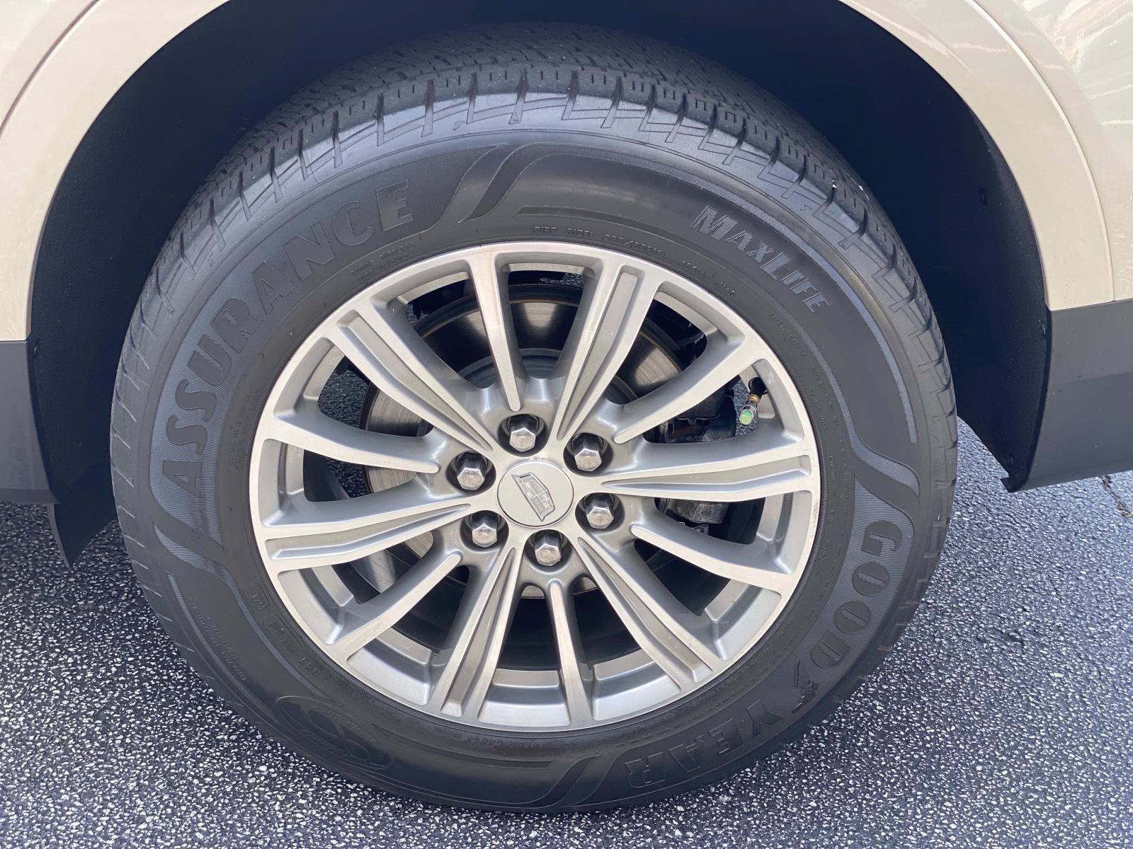 Used 2017 Cadillac XT5 Luxury w/ Driver Awareness Package FWD image 15