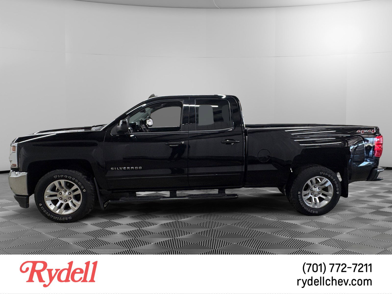 Used 2017 Chevrolet Silverado 1500 LT w/ All Star Edition AWD/4WD image 2