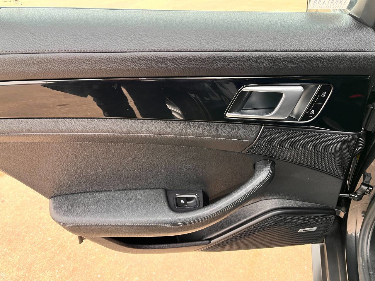 Used 2019 Porsche Panamera 4 image 20