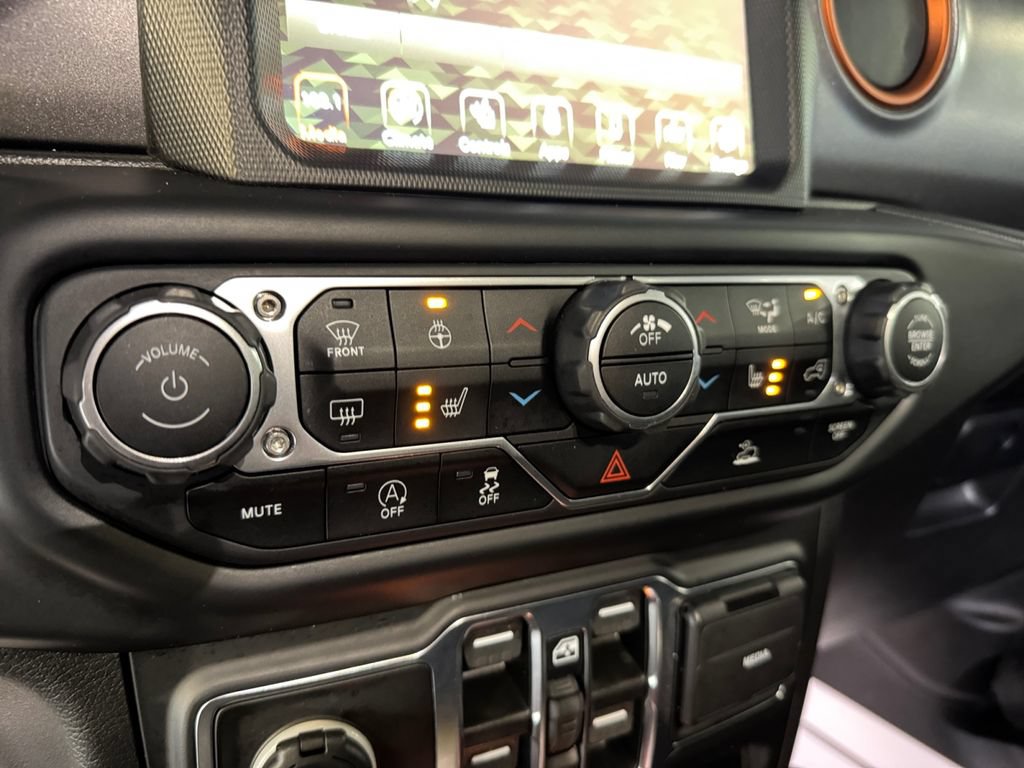 Used 2023 Jeep Gladiator Mojave w/ Cold Weather Group AWD/4WD image 30