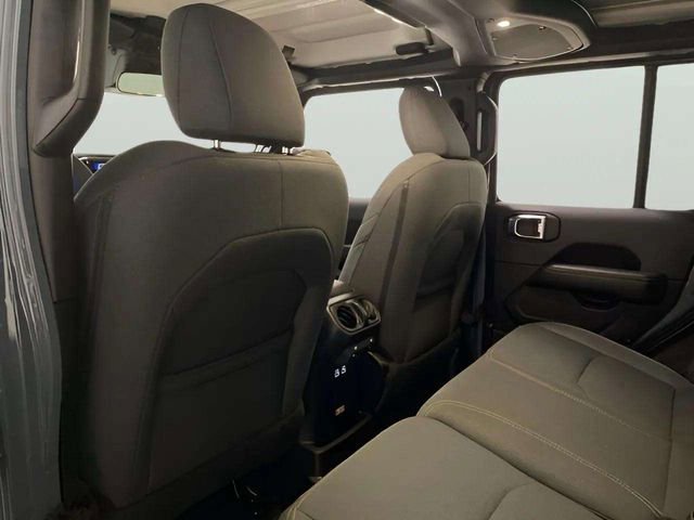 Used 2025 Jeep Wrangler Unlimited Sahara w/ Safety Group AWD/4WD image 29