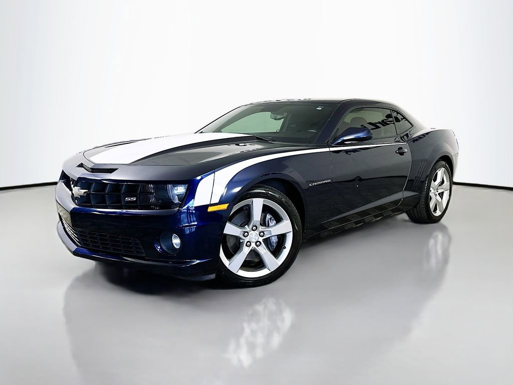 Used 2011 Chevrolet Camaro SS RWD image 3