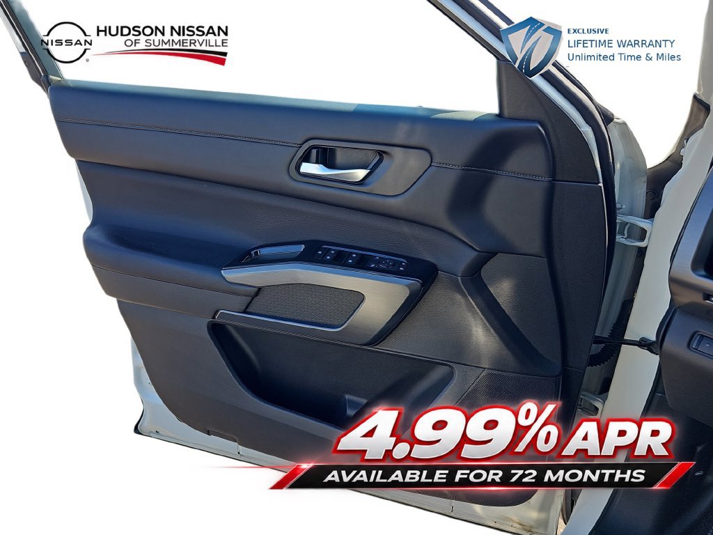 Used 2024 Nissan Pathfinder SL AWD/4WD image 27
