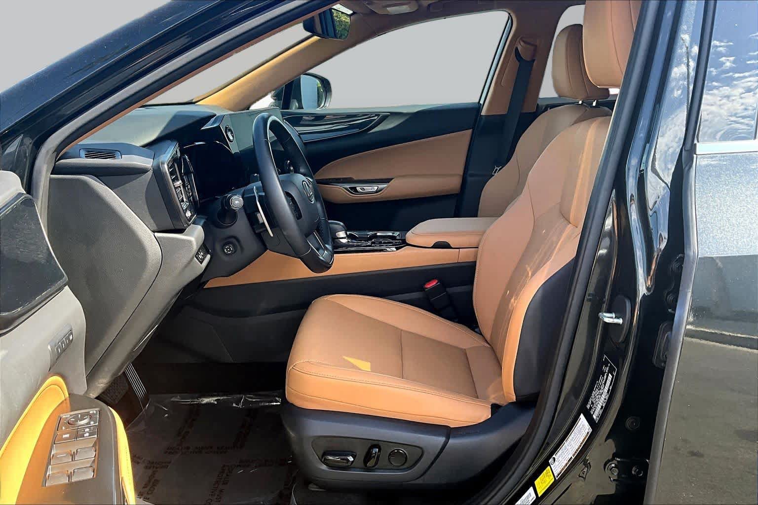 Used 2022 Lexus NX 350h AWD image 8