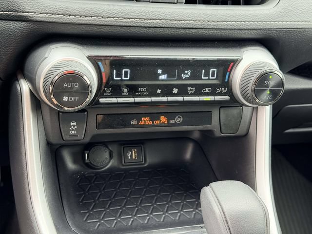 Used 2025 Toyota RAV4 XLE AWD/4WD image 21