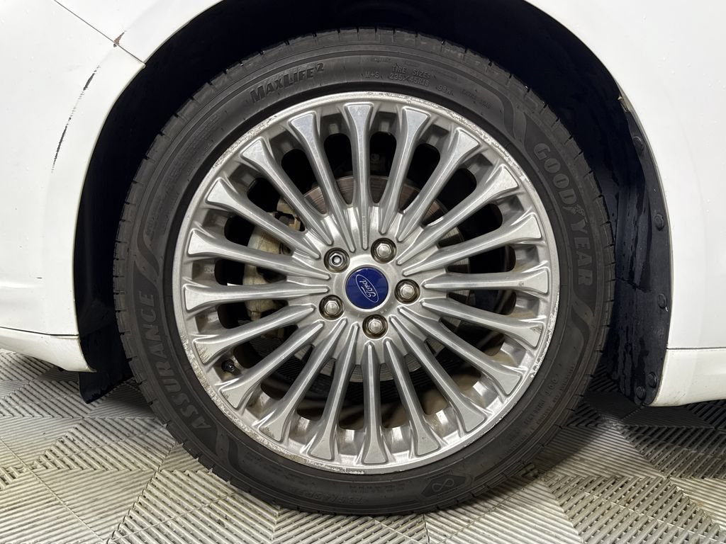 Used 2016 Ford Fusion Titanium FWD image 19