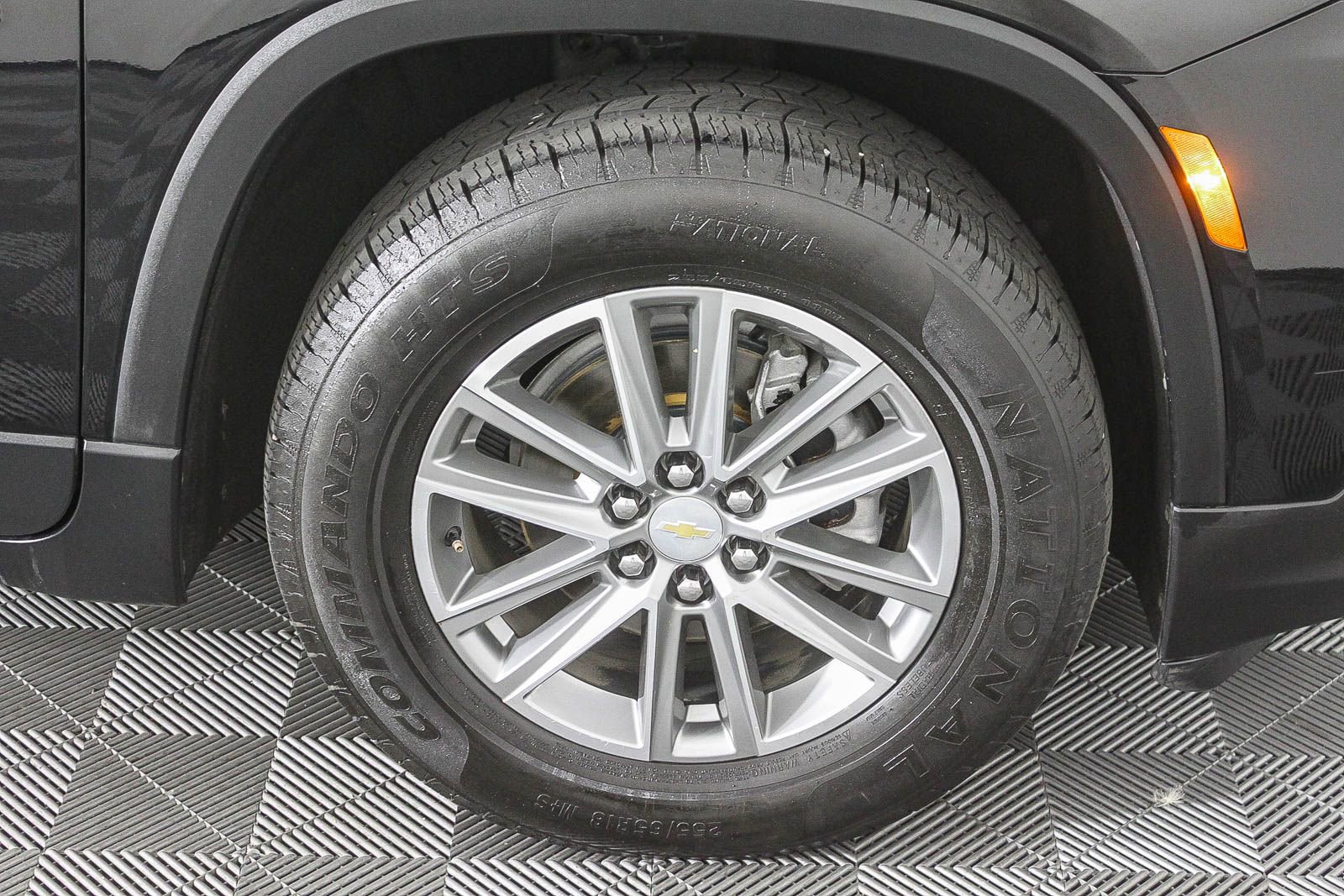 Used 2023 Chevrolet Traverse LT image 12